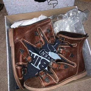 FreeBird cleopatra sandals cognac size 9